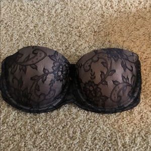 Black lace strapless  bra